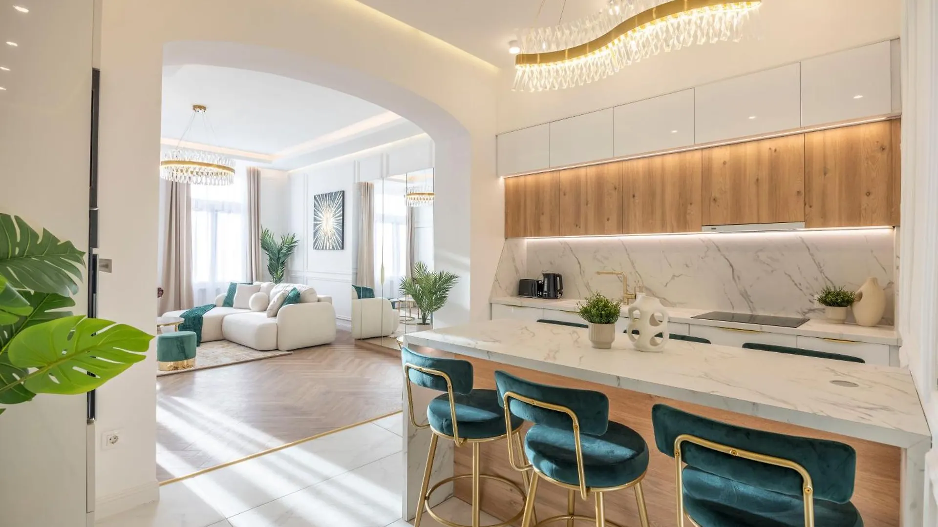 Апартаменты Luxurious Charming E47 City Center Suite By Prestige Homes Будапешт Венгрия