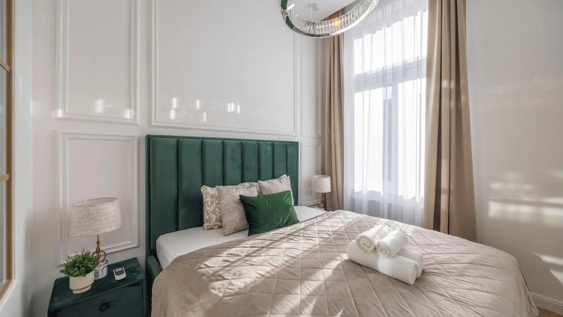 Luxurious Charming E47 City Center Suite By Prestige Homes Будапешт Апартаменты