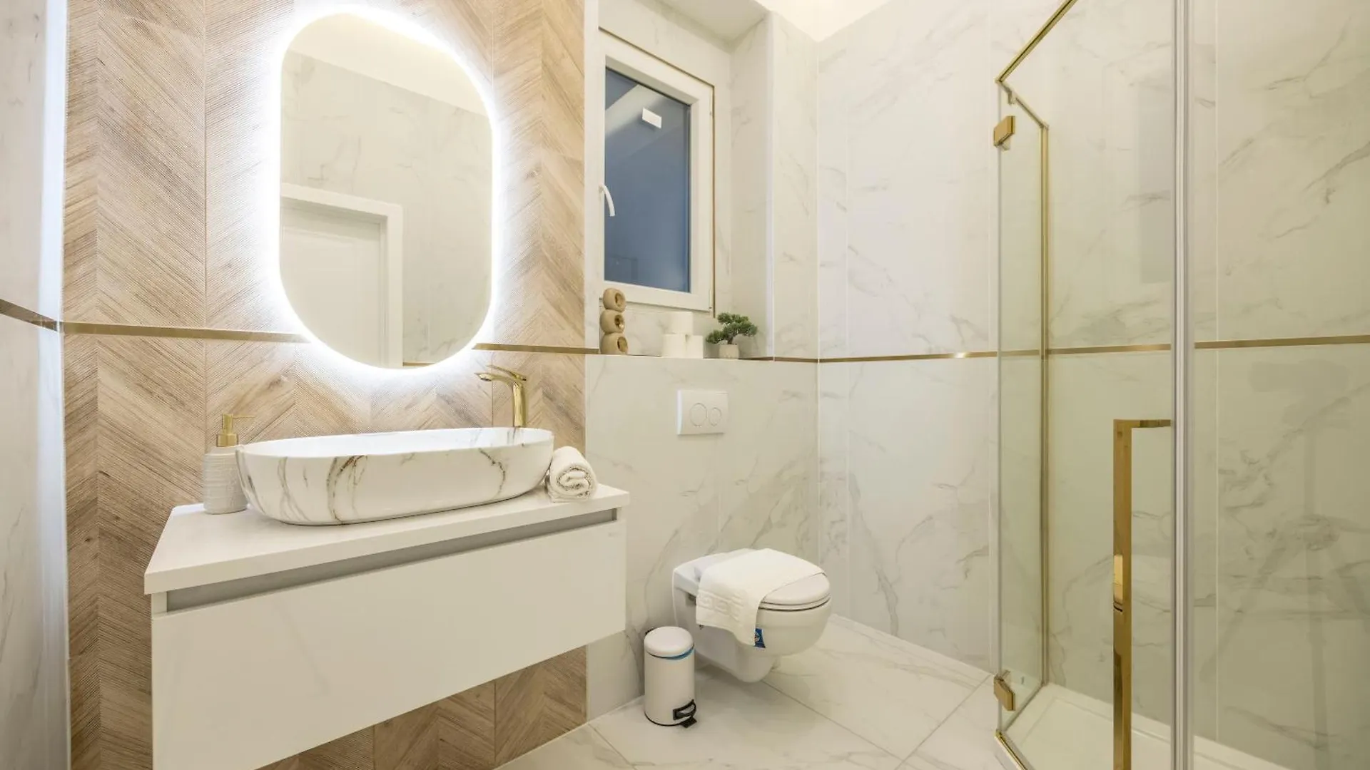 Luxurious Charming E47 City Center Suite By Prestige Homes Будапешт Венгрия